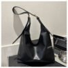 Large Capacity Elegant PU Leather Tote Bag – Urban Commuter Shoulder Bag for Women