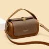 ​👜 Minimalist Structured Flap Shoulder BagElevate your everyday style with our Minimalist Structured Flap Bag. Designed with a chic mix of woven textured fabrics and smooth leather finishes, this bag brings a modern, sophisticated touch to any outfit—whether you're heading to work, brunch, or an evening outing.